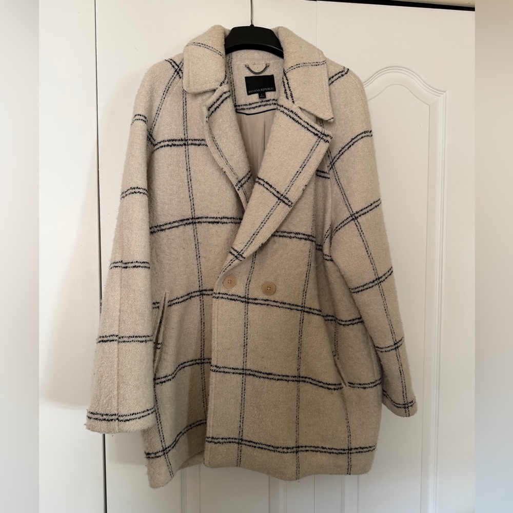 Banana Republic Bouclé Cocoon Wool Oversized Pea Coat in Windowpane Check - Picture 4 of 9